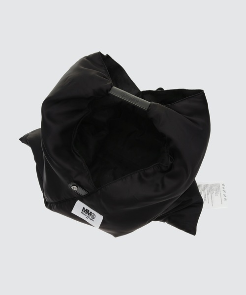 MM6 Maison Margiela(エムエムシックス メゾン マルジェラ)の「HANDBAG(ハンドバッグ・レディース・ブラック・ONESIZE)」の2枚目の写真