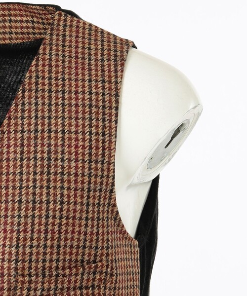 J.PRESS（ジェイプレス）の「LAVEROCK TWEED ヘリンボンツイード サドルベスト（ベスト・メンズ・グレー系1/ベージュ系3/ネイビー系1・MEDIUM/X-LARGE/LARGE）」の11枚目の写真
