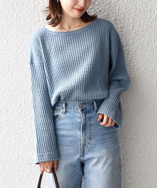 SHIPS（シップス）の「【WEB限定】ビッグワッフルベーシックカットソー◇（Tシャツ/カットソー・レディース・チャコールグレー/ベージュ/ライトブルー/キャメル・SMALL/MEDIUM）」の3枚目の写真