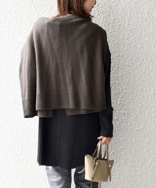 SHIPS（シップス）の「【WEB限定】ビッグワッフルベーシックカットソー◇（Tシャツ/カットソー・レディース・チャコールグレー/ベージュ/ライトブルー/キャメル・SMALL/MEDIUM）」の18枚目の写真