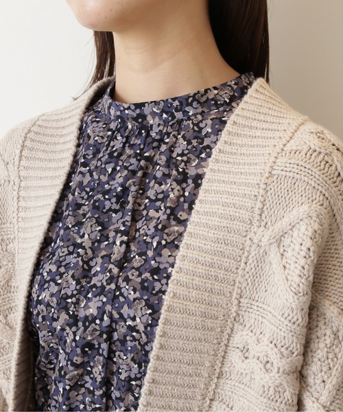 NATURAL BEAUTY BASIC(ナチュラルビューティーベーシック)の「ケーブルショートカーディガン(ニット/セーター・レディース・オフホワイト/ベージュ/グレー系その他・MEDIUM)」の10枚目の写真