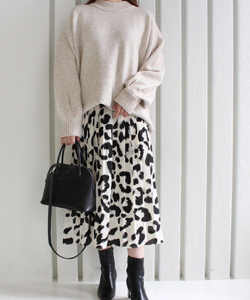 MODE ROBE（モードローブ）の「オーバーサイズニット（ニット/セーター・レディース・チャコールグレー/ベージュ/パープル/イエロー/アイボリー・FREE）」の15枚目の写真