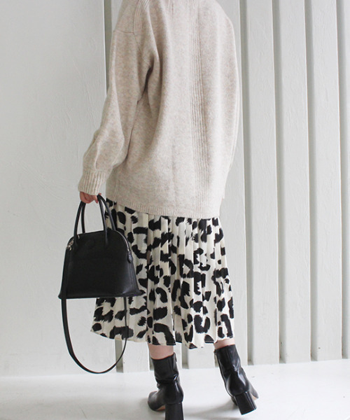 MODE ROBE（モードローブ）の「オーバーサイズニット（ニット/セーター・レディース・チャコールグレー/ベージュ/パープル/イエロー/アイボリー・FREE）」の16枚目の写真