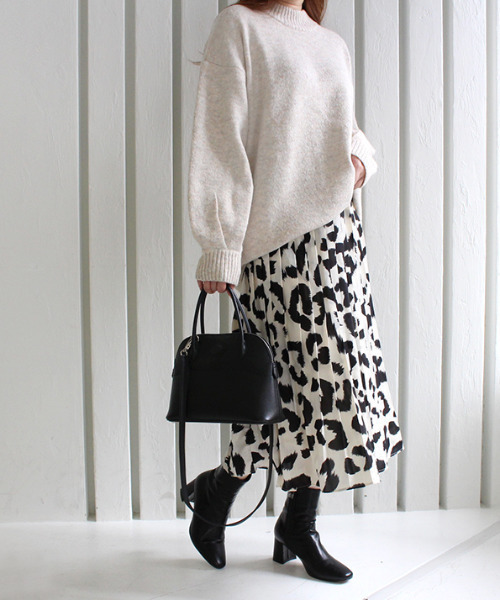 MODE ROBE（モードローブ）の「オーバーサイズニット（ニット/セーター・レディース・チャコールグレー/ベージュ/パープル/イエロー/アイボリー・FREE）」の20枚目の写真