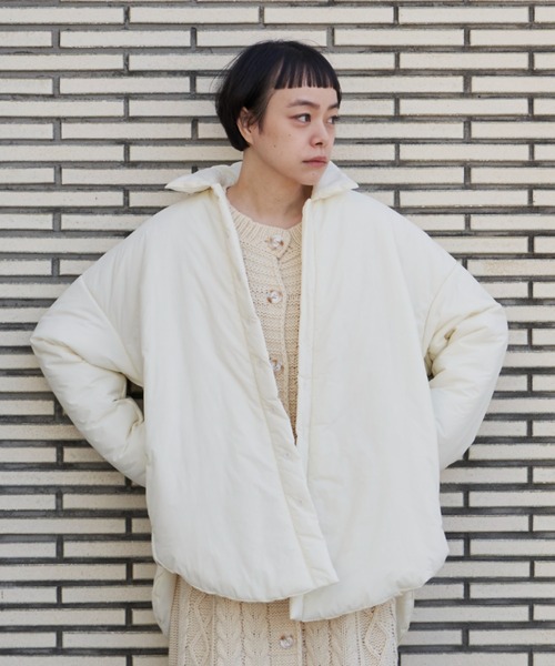 Libra Cue（リブラ キュー）の「中綿オーバールーズパフショートコート（ダウンジャケット/コート・レディース・ブラック/アイボリー/スモークピンク・FREE）」の4枚目の写真