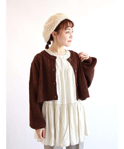 ehka sopo(エヘカソポ)の「ケーブルクロップドカーディガン(カーディガン/ボレロ・レディース・ブラウン/ブルー/キナリ/ブラック・フリ-)」の3枚目の写真
