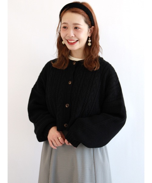 ehka sopo（エヘカソポ）の「ケーブルクロップドカーディガン