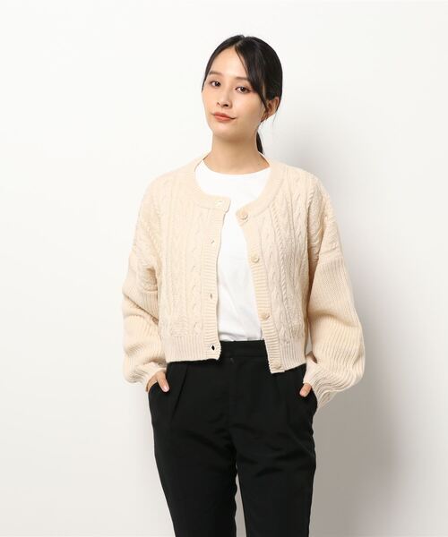 ehka sopo（エヘカソポ）の「ケーブルクロップドカーディガン