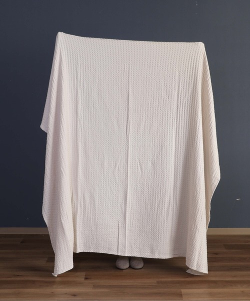 KATHARINE ROSS（キャサリンロス）の「【KATHARINE ROSS】CIRKEL ベッドカバーやソファーカバーにも使えるワッフルコットンスローケット140×200 WEB限定（ブランケット・レディース・チャコールグレー/アイボリー/ライトパープル/マスタード・MEDIUM）」の8枚目の写真