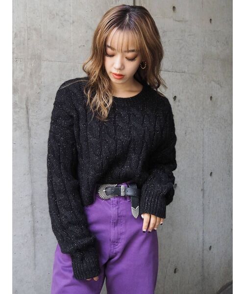 EVRIS（エヴリス）の「ショートラメケーブルニット（ニット/セーター・レディース・グリーン/ホワイト/ブラック・FREE）」の3枚目の写真