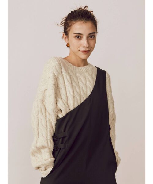 EVRIS（エヴリス）の「ショートラメケーブルニット（ニット/セーター・レディース・グリーン/ホワイト/ブラック・FREE）」の4枚目の写真