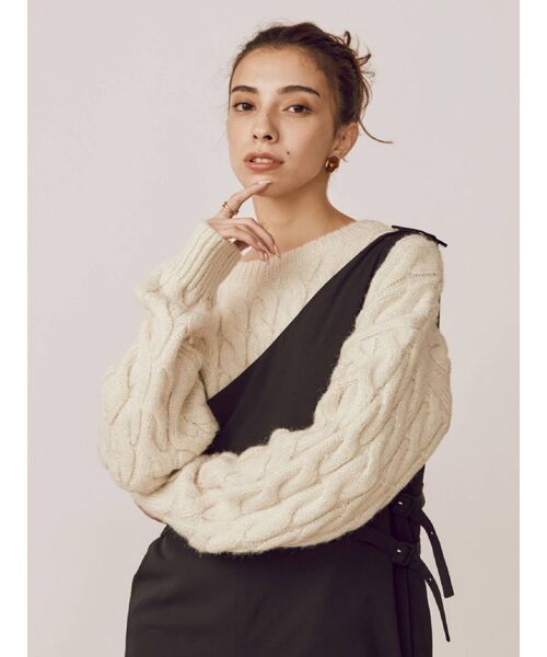 EVRIS（エヴリス）の「ショートラメケーブルニット（ニット/セーター・レディース・グリーン/ホワイト/ブラック・FREE）」の5枚目の写真