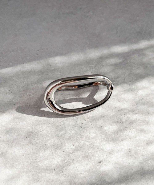 CEMONEMO(セモネモ)の「メタル オーバル ダブルフィンガーリング(リング・レディース・シルバー/ゴールド・FREE)」の7枚目の写真