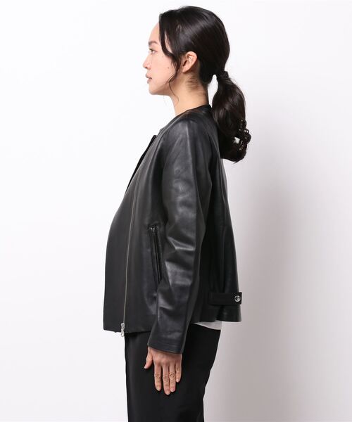 FELLINI（フェリーニ）の「リアルラムレザーノーカラージャケット（ノーカラージャケット・レディース・ブラック・ONE SIZE）」の2枚目の写真