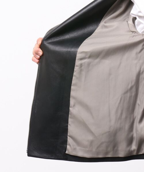 FELLINI（フェリーニ）の「リアルラムレザーノーカラージャケット（ノーカラージャケット・レディース・ブラック・ONE SIZE）」の4枚目の写真