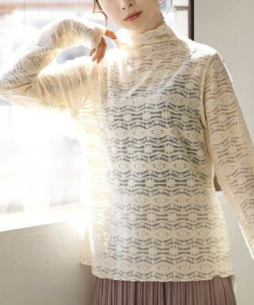 zootie(ズーティー)の「刺繍起毛レース メロウハイネックトップス(Tシャツ/カットソー・レディース・ブラック/オフホワイト・M)」の2枚目の写真