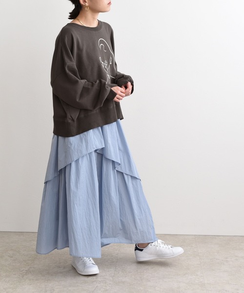 LHELBIE(レルビエ)の「SUSTAINABLE アシメティアードスカート(スカート・レディース・ライトブルー/ブラック/レッド・M)」の4枚目の写真