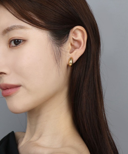 CEMONEMO(セモネモ)の「メタル ぷっくり クリップイヤリング(イヤリング・レディース・シルバー/ゴールド/ピンクゴールド/ゴールド系その他/シルバー系その他・FREE)」の19枚目の写真