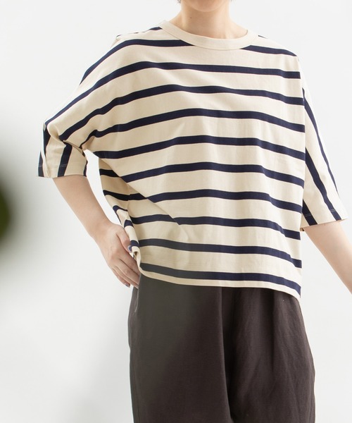 nop de nod(ノップドゥノッド)の「Cloche USコットン5分袖Tシャツ(Tシャツ/カットソー・レディース・ブラック/オフホワイト/インディゴブルー/ブルー/ブルー系その他/スミクロ/ダークベージュ・3)」の6枚目の写真