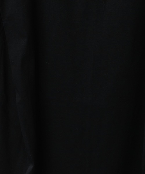 COLLAGE GALLARDAGALANTE(コラージュガリャルダガランテ)の「きれい目Tシャツとして大活躍/タックノースリカットソー/手洗い可(Tシャツ/カットソー・レディース・ホワイト/ブラック・FREE)」の11枚目の写真