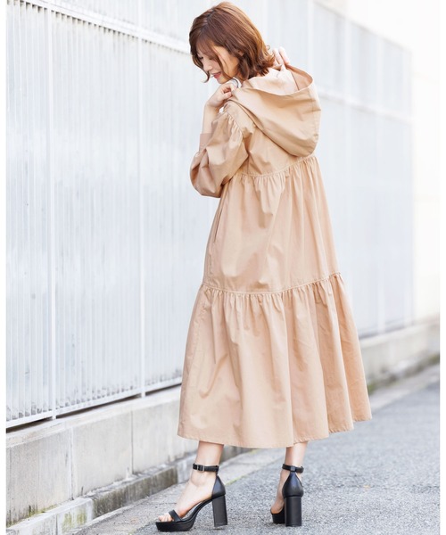 mili an deni（ミリアンデニ）の「綿100%フード付きティアードシャツワンピース（シャツワンピース・レディース・ホワイト/ブラック/ベージュ/ミント/ダークブルー・M）」の3枚目の写真