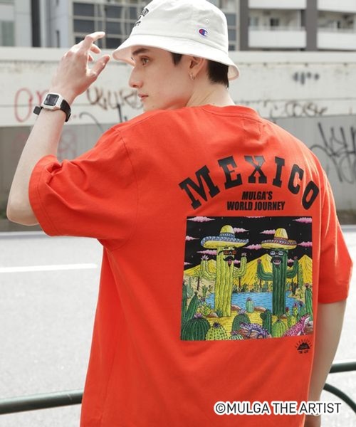 RAGEBLUE(レイジブルー)の「【MULGA THE LIFE】コラボJOURNEYプリントTシャツ(Tシャツ/カットソー・メンズ・ブルー系その他/オリーブ/オレンジ/ブラック/ホワイト・SMALL/MEDIUM/LARGE)」の1枚目の写真