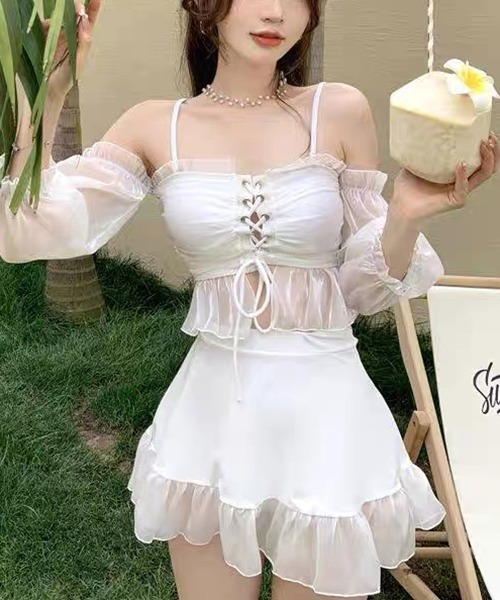 gossip！ロサンゼルス（ゴシップロサンゼルス）の「Y2K ハイウエストスカート フリルトップス スリーブ付き 体型カバー 2点セット水着（水着・レディース・ホワイト/ブラック・FREE）」の4枚目の写真