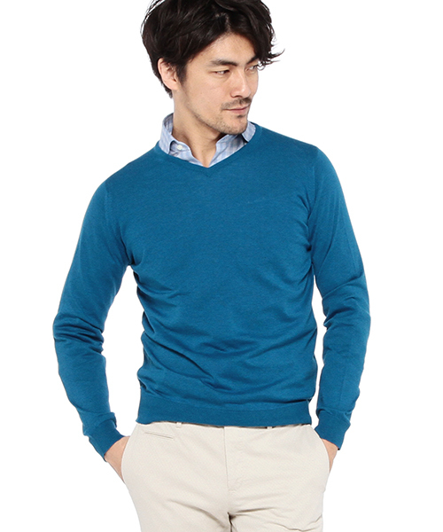 JOHN SMEDLEY（ジョンスメドレー）の「JOHN SMEDLEY / 30ゲージVネックニット（ニット/セーター・メンズ・ブルー系その他/ネイビー/シルバー/レッド系その他・M/40/L/43/S/38）」の2枚目の写真