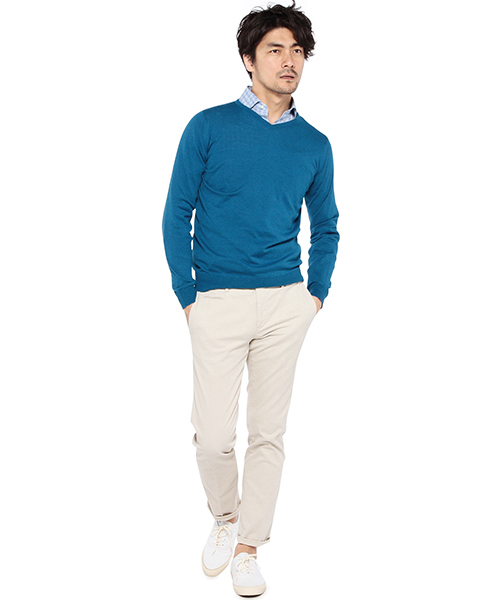 JOHN SMEDLEY（ジョンスメドレー）の「JOHN SMEDLEY / 30ゲージVネックニット（ニット/セーター・メンズ・ブルー系その他/ネイビー/シルバー/レッド系その他・M/40/L/43/S/38）」の5枚目の写真