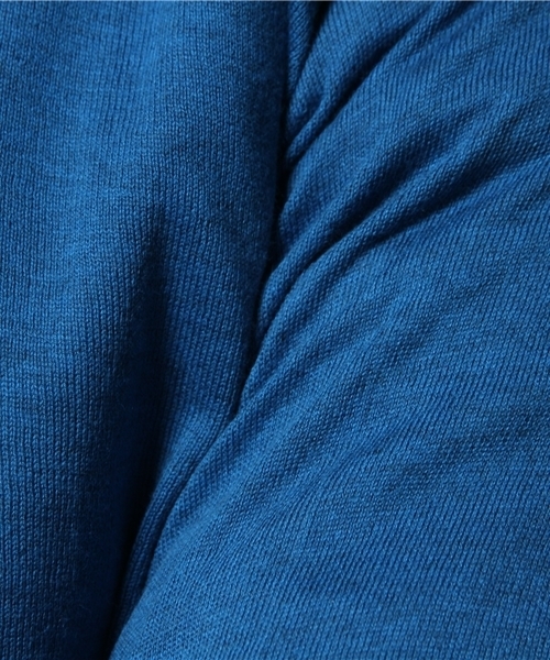 JOHN SMEDLEY（ジョンスメドレー）の「JOHN SMEDLEY / 30ゲージVネックニット（ニット/セーター・メンズ・ブルー系その他/ネイビー/シルバー/レッド系その他・M/40/L/43/S/38）」の11枚目の写真