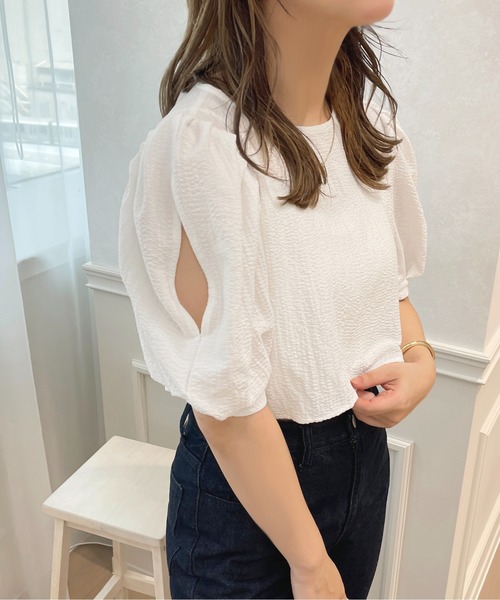 apres jour(アプレジュール)の「スリットショルダーショートプルオーバー【ZOZOTOWN限定アイテム】(シャツ/ブラウス・レディース・ブラック/グリーン/オフホワイト・フリー/X-LARGE)」の4枚目の写真
