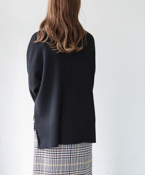 HER CLOSET（ハークローゼット）の「【she mo shelly】サイドボタンニット（ニット/セーター・レディース・アイボリー/ブラック/ブルー/マスタード/ピンク・M）」の14枚目の写真