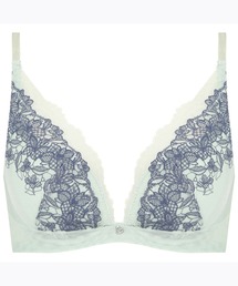 AMOSTYLE BY Triumph（アモスタイルバイトリンプ）の「チャーミングラマー スリムライン DeepV ブラジャー チュール ヴェール【B,C,Dカップ】AMST1406 WHU1 JX（ブラジャー）」