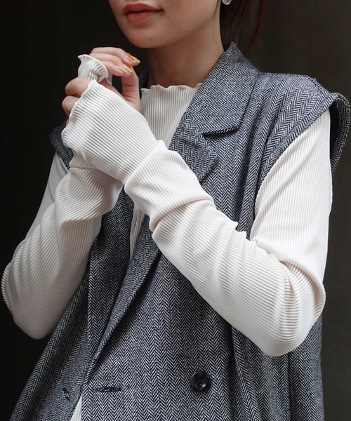 CORNERS（コーナーズ）の「配色見え指穴ウォーマーリブトップス（Tシャツ/カットソー・レディース・ブラック/ベージュ/ブラウン/オフホワイト/カーキ/ブルー・M）」の2枚目の写真