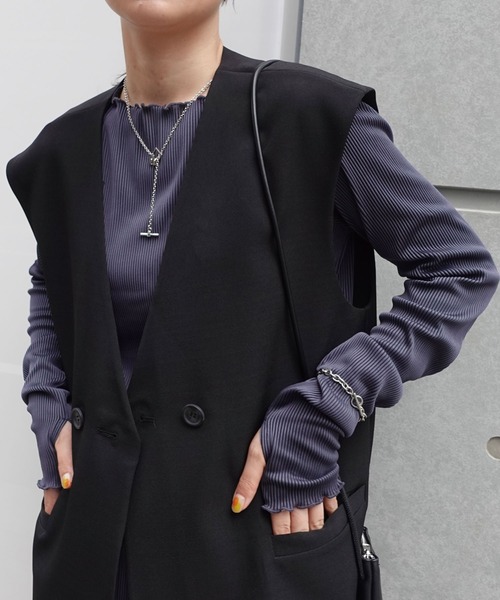 CORNERS（コーナーズ）の「配色見え指穴ウォーマーリブトップス（Tシャツ/カットソー・レディース・ブラック/ベージュ/ブラウン/オフホワイト/カーキ/ブルー・M）」の6枚目の写真