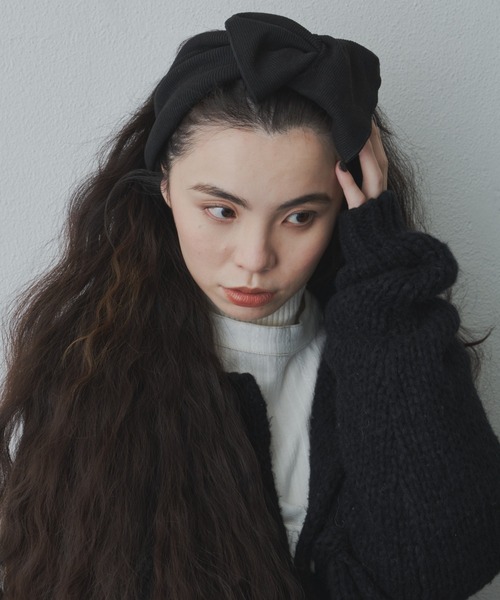 Libra Cue(リブラ キュー)の「リブニットターバン(ヘアバンド・レディース・ベージュ/ブラック・FREE)」の2枚目の写真
