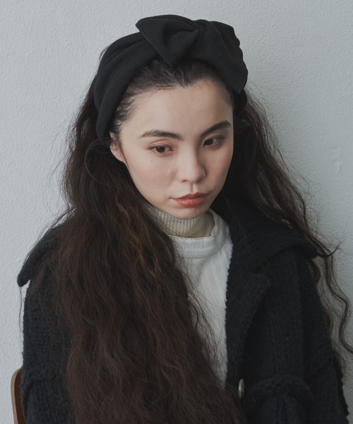Libra Cue(リブラ キュー)の「リブニットターバン(ヘアバンド・レディース・ベージュ/ブラック・FREE)」の3枚目の写真