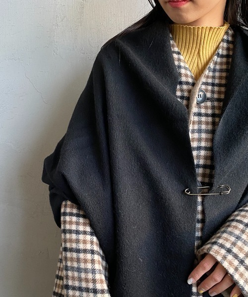 TWEED MILL（ツイードミル）の「[TWEED MILL/ツイードミル] 70×190 大判ストール（マフラー・レディース・グレー系1/グレー系/ライトグレー系/ブルー系/ブラック系/ナチュラル/シルバーグレー/レッド系/ベージュ系/ブラウン系/ブラック/イエロー系・F）」の13枚目の写真