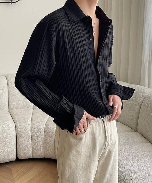 NOWLE（ノウル）の「【NOWLE】ストライプ エンボス レギュラーカラー シャツ（シャツ/ブラウス・メンズ・ベージュ/ブラック/ホワイト・MEDIUM/LARGE/X-LARGE）」の2枚目の写真