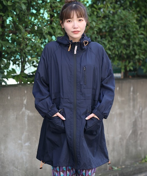 チチカカ（チチカカ）の「撥水ポケッタブルブルゾン（ブルゾン・レディース・ブラック/アイボリー/ネイビー・FREE）」の10枚目の写真