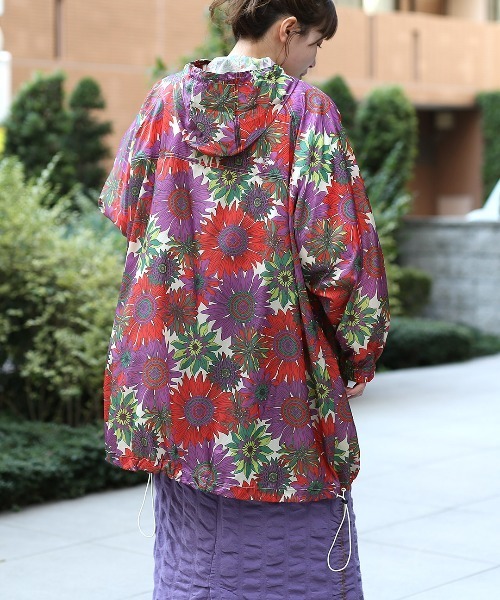 チチカカ（チチカカ）の「撥水ポケッタブルブルゾン（ブルゾン・レディース・ブラック/アイボリー/ネイビー・FREE）」の8枚目の写真