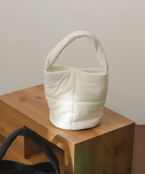SENSE OF PLACE by URBAN RESEARCH（センスオブプレイスバイアーバンリサーチ）の「パフミニハンドルバッグ（ハンドバッグ・レディース・グリーン/アイボリー/ブラック・ONE）」の2枚目の写真