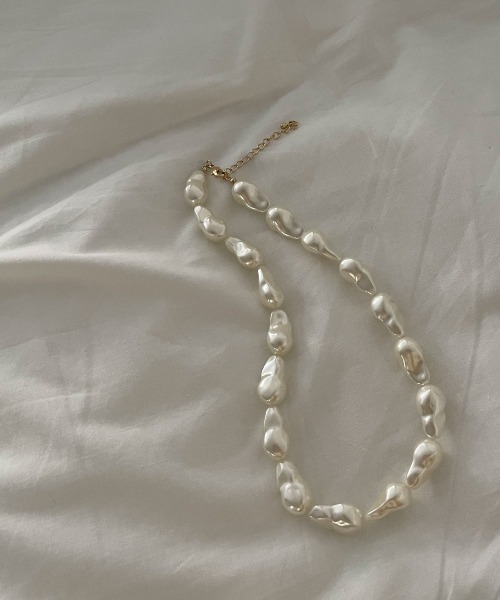 marjour（マージュール）の「BAROQUE PEARL NECKLACE（ネックレス・レディース・ホワイト系・FREE）」の3枚目の写真