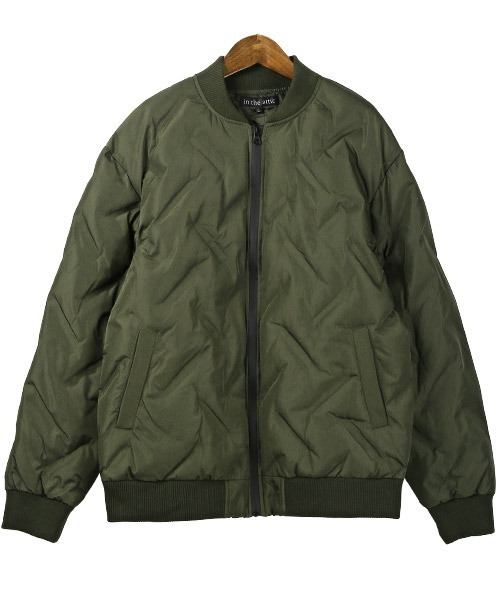 LUXSTYLE（ラグスタイル）の「中綿シームレスMA-1ブルゾン（MA-1・メンズ・ホワイト/カーキ/ブラック・M/L/XL）」の9枚目の写真