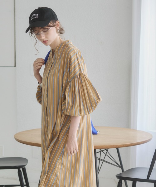 ANGIE(アンジー)の「ボリュームスリーブ バンドカラー シャツワンピース(シャツワンピース・レディース・ブルー系その他/パープル系その他/オレンジ系その他/ブラック/オフホワイト/ロイヤルブルー/ブラウン系その他/ホワイト系その他/ブルー × パープル/ホワイト×ブルー/ベージュ系1/ホワイト系1/ダークブラウン系1/ブルー系1・MEDIUM/LARGE)」の8枚目の写真