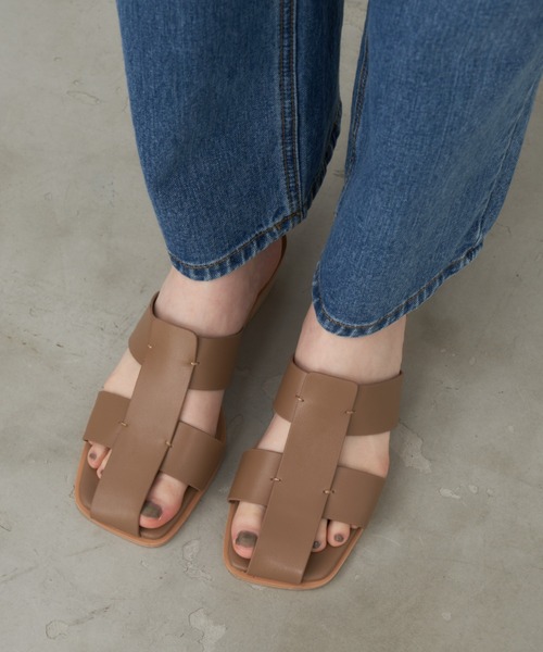 Aunt Marie's（アントマリーズ）の「センターラインフェイクレザーサンダル / ダブルラインサンダル（サンダル・レディース・ベージュ/ブラック/ホワイト・S/M/L）」の19枚目の写真