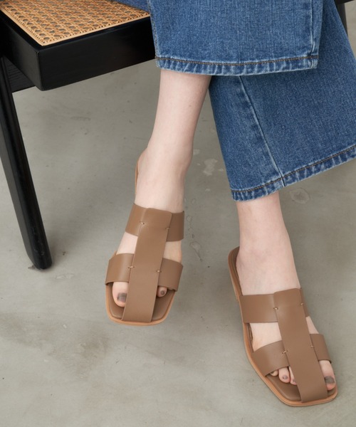 Aunt Marie's（アントマリーズ）の「センターラインフェイクレザーサンダル / ダブルラインサンダル（サンダル・レディース・ベージュ/ブラック/ホワイト・S/M/L）」の15枚目の写真