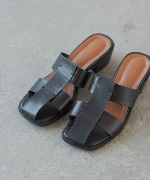 Aunt Marie's（アントマリーズ）の「センターラインフェイクレザーサンダル / ダブルラインサンダル（サンダル・レディース・ベージュ/ブラック/ホワイト・S/M/L）」の14枚目の写真