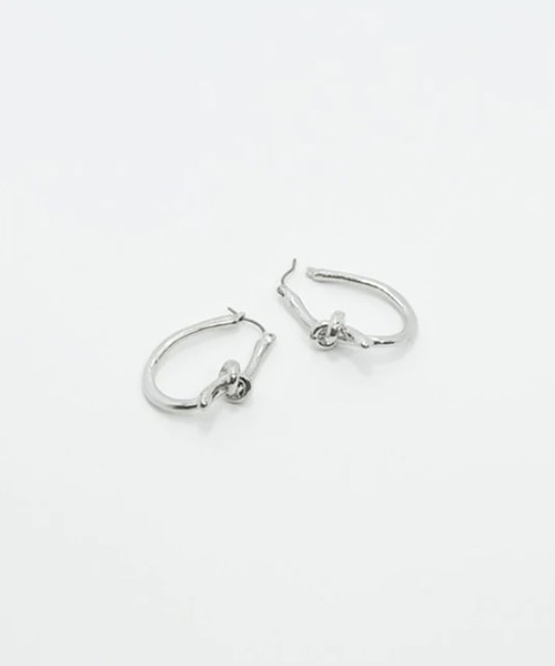 GOLDY(ゴールディ)の「【GOLDY】メタル ノット フープ ピアス / 1220708 ※(ピアス(両耳用)・レディース・ゴールド/シルバー系その他/シルバー/ゴールド系その他2・FREE)」の6枚目の写真