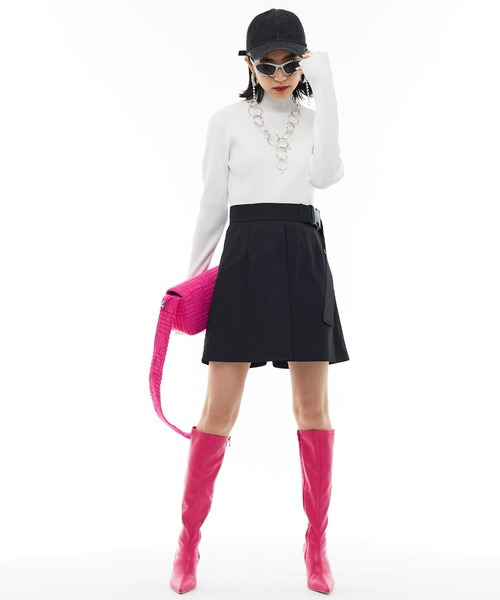 Narcissus（ナルシス）の「【SINN】Narcissusオリジナル  スリットリブトップス（ニット/セーター・レディース・ホワイト/ブラック/ブルー/イエロー・FREE）」の5枚目の写真